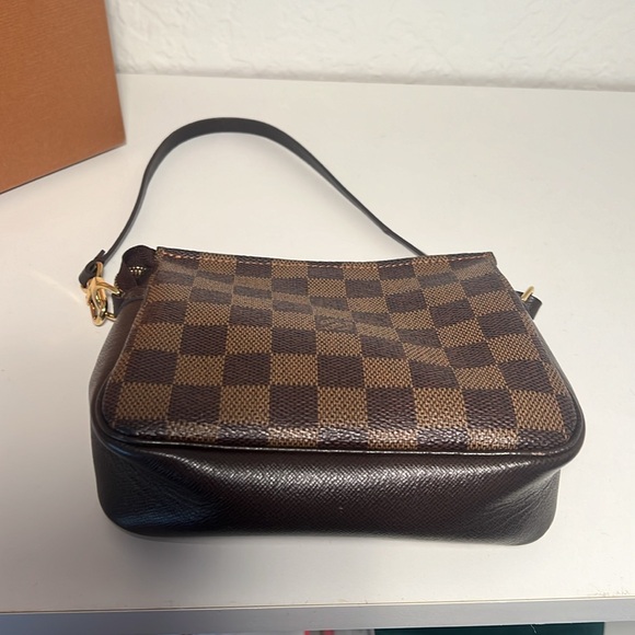 Authentic Louis Vuitton Damier Ebene Trousse Make Up Bag Pochette - Picture 3 of 9